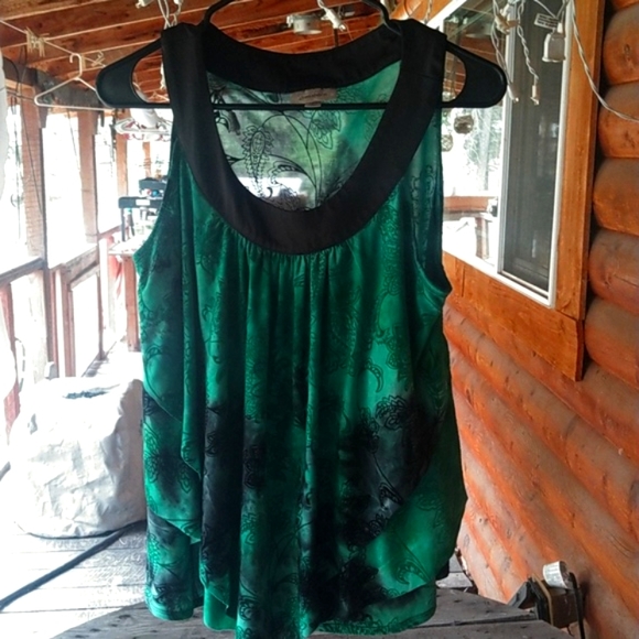 dressbarn Tops - Sleeveless dressbarn blouse size L